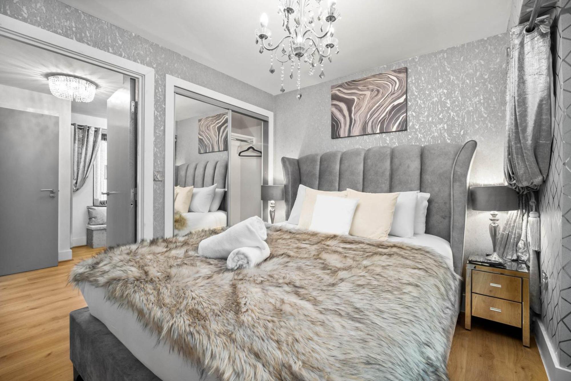 Luxury 1 Bed Flat With Parking 11K - Top Rated - Netflix - Wifi - 70 Inch Smart Tv - Birmingham City Centre - Tv In Bedroom - Top Rated Εξωτερικό φωτογραφία